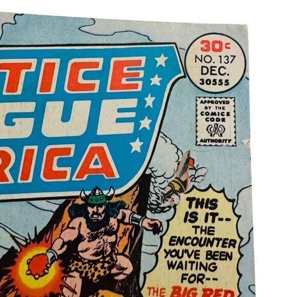 JUSTICE LEAGUE OF AMERICA #137 1976 DC COMICS SHAZAM VS SUPERMAN F+/ VF - Picture 2 of 7